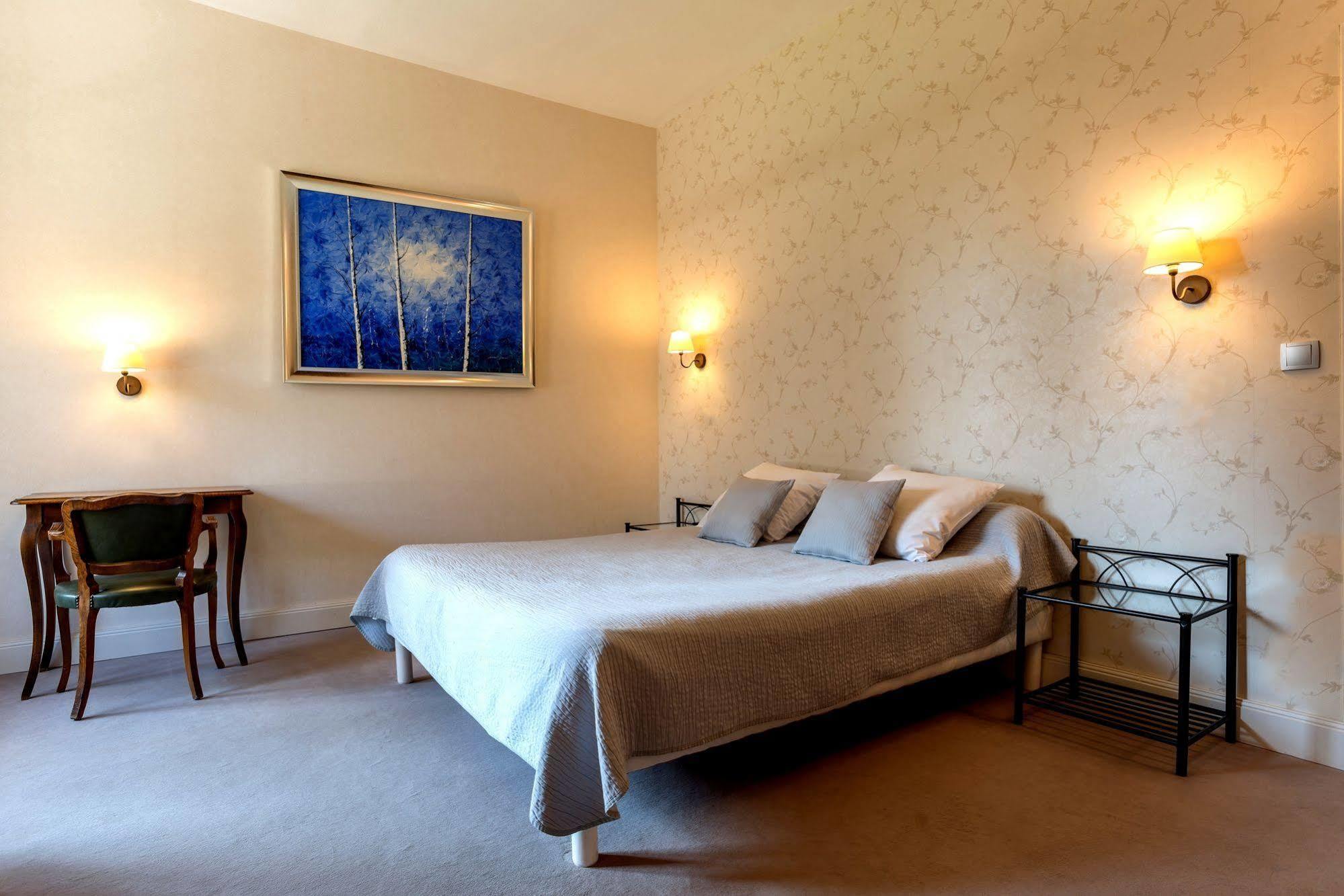 Domaine Des Cedres - Hotel, Et Insolites